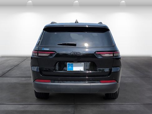 Used 2025 Jeep Grand Cherokee L Altitude AWD/4WD image 7