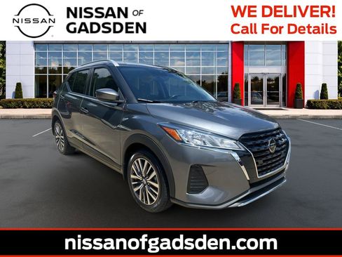Used 2021 Nissan Kicks SV FWD image 1