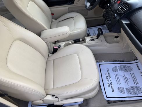 Used 2008 Volkswagen Beetle S FWD image 16