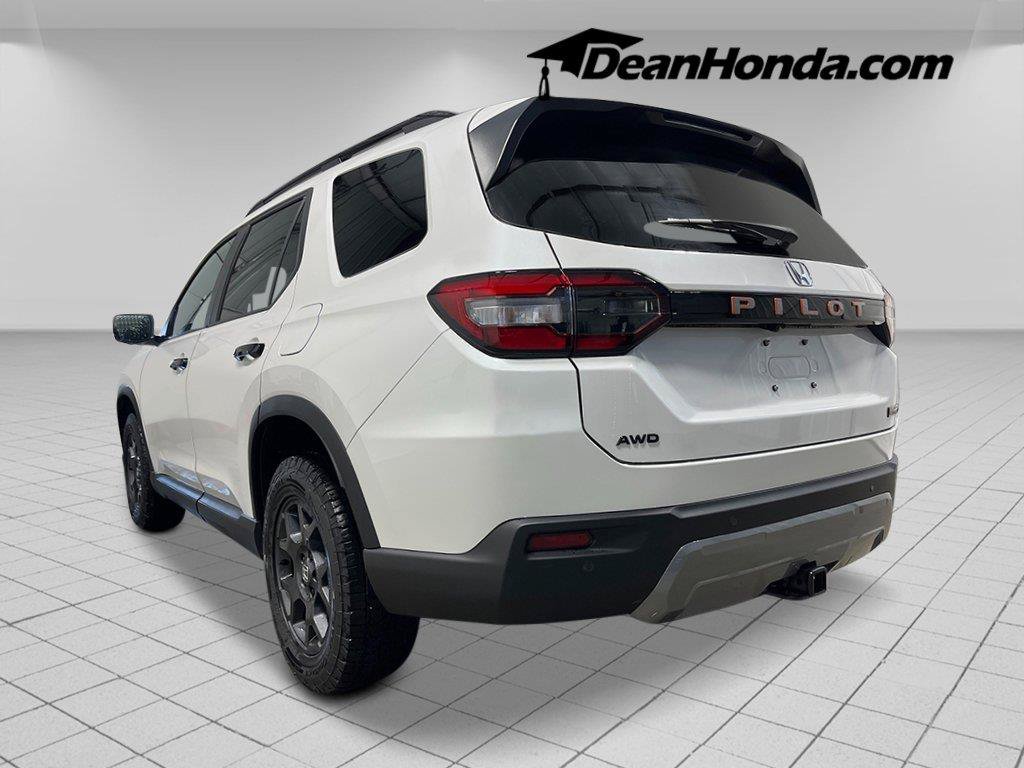 New 2026 Honda Pilot TrailSport image 3