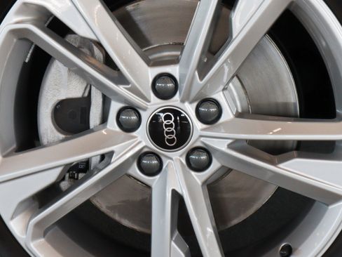 Used 2024 Audi Q3 2.0T Premium image 5