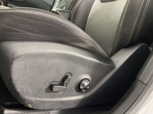 Used 2014 Jeep Cherokee Latitude w/ Comfort/Convenience Group image 16