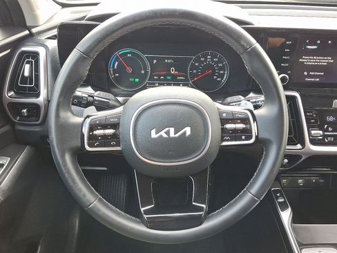 Used 2023 Kia Sorento EX AWD/4WD image 19