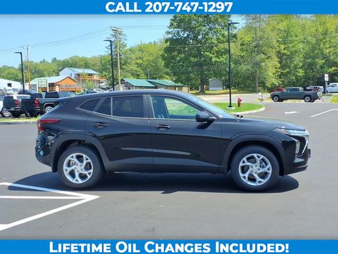 New 2026 Chevrolet Trax LS w/ LS Convenience Package FWD image 4