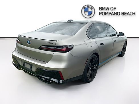 Used 2025 BMW 760i xDrive AWD/4WD image 6