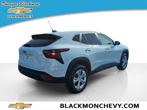 New 2026 Chevrolet Trax LS FWD image 3