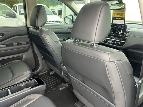 Used 2022 Nissan Pathfinder SL w/ SL Premium Package FWD image 45