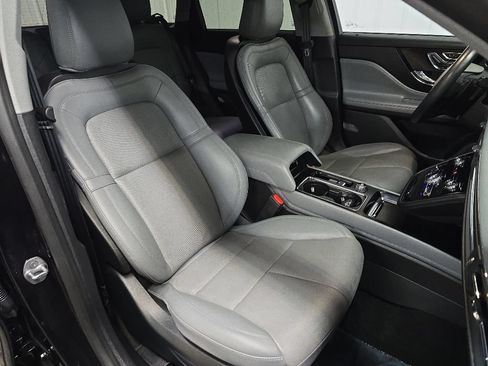 Used 2021 Lincoln Corsair AWD w/ Premium Package image 18
