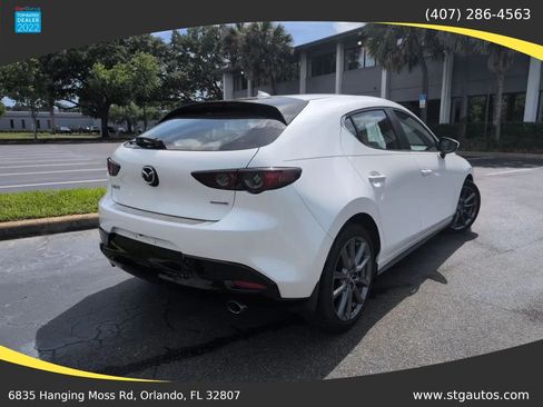 Used 2020 MAZDA MAZDA3 Hatchback w/ Preferred Package FWD image 5