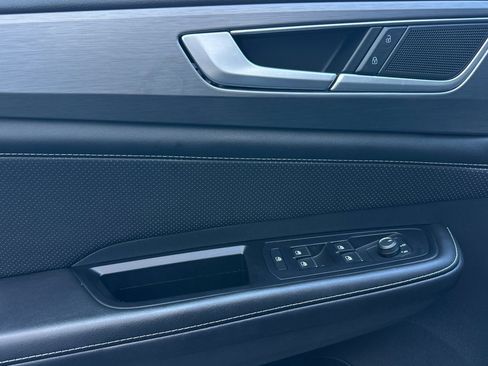 Used 2024 Volkswagen Atlas Cross Sport SE image 10