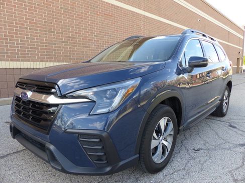 Used 2023 Subaru Ascent Premium w/ Convenience Package AWD/4WD image 7