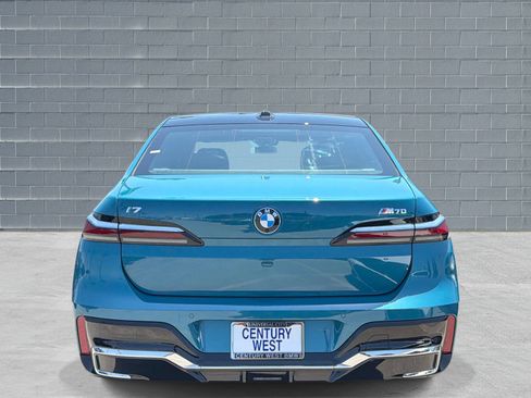 Used 2025 BMW i7 M70 AWD/4WD image 4