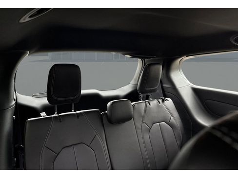 New 2026 Chrysler Pacifica Select image 20