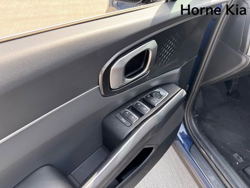 New 2025 Kia Sorento S image 10