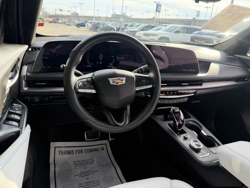 Used 2025 Cadillac XT4 Sport image 30