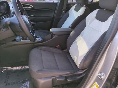 Used 2024 Chevrolet Trax RS w/ Driver Confidence Package image 18