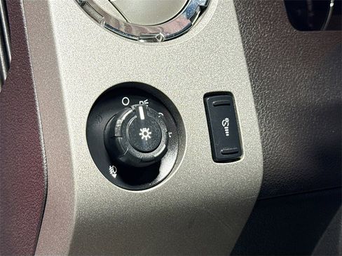 Used 2011 Ford F250 Lariat w/ Lariat Interior Pkg image 22