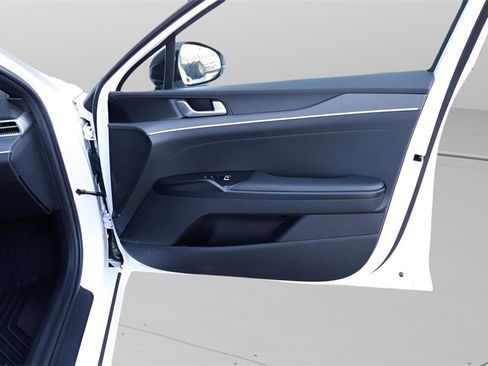 Used 2023 Kia K5 GT-Line image 17