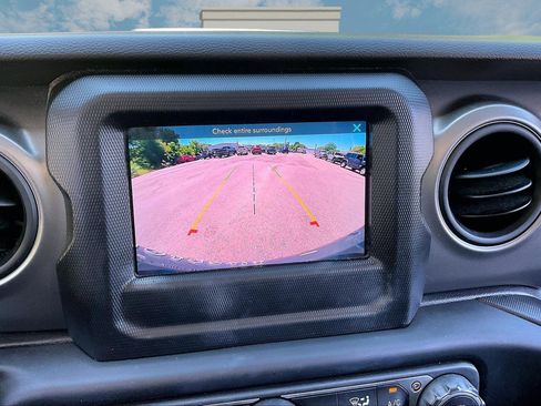 Used 2023 Jeep Wrangler Unlimited w/ Cold Weather Group AWD/4WD image 19