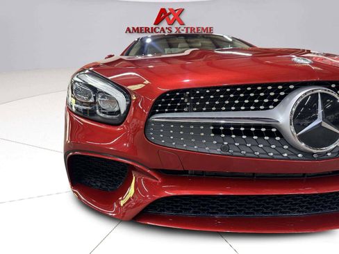 Used 2018 Mercedes-Benz SL 550 image 12