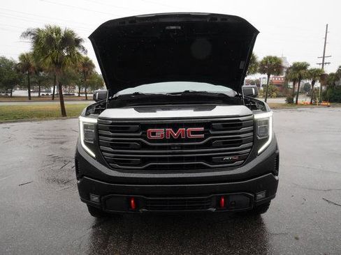 Used 2023 GMC Sierra 1500 AT4 w/ Technology Package image 9