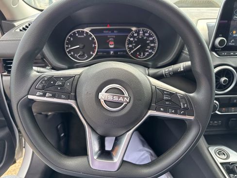 Used 2025 Nissan Sentra SV image 13