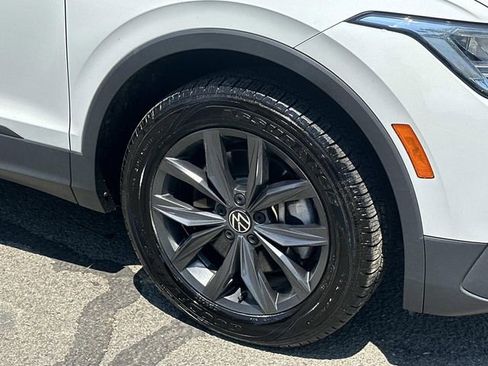 Used 2022 Volkswagen Tiguan SE AWD/4WD image 8