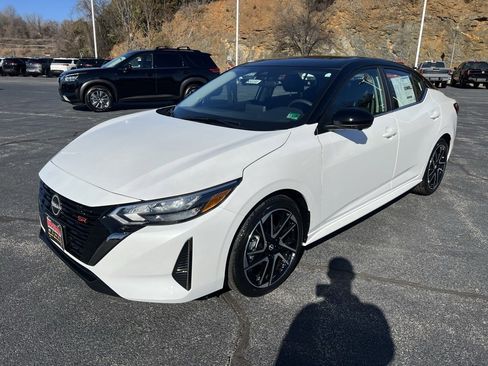 New 2025 Nissan Sentra SR w/ SR Premium Package image 5