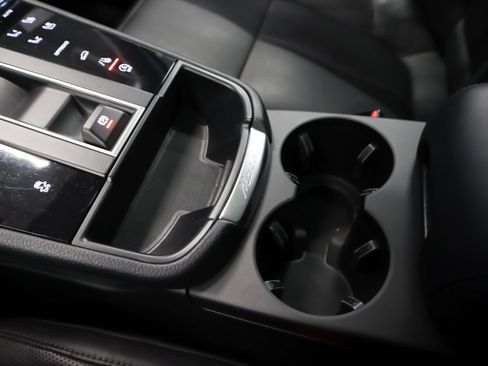 Used 2024 Porsche Macan Turbo w/ Premium Plus Package image 16