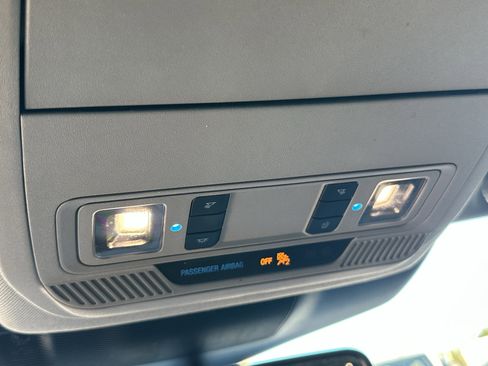 Used 2022 Ford Explorer Limited image 33