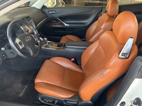 Used 2014 Lexus IS 250C image 8