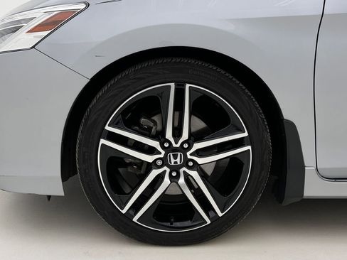 Used 2017 Honda Accord Touring image 26