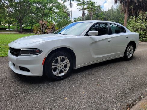 Used 2022 Dodge Charger SXT image 1
