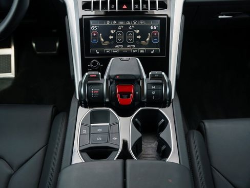 Used 2023 Lamborghini Urus S image 19