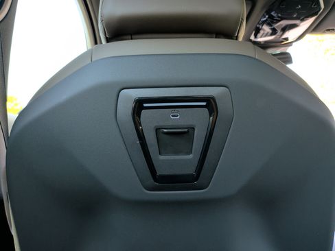 Used 2026 BMW i5 eDrive40 RWD image 38