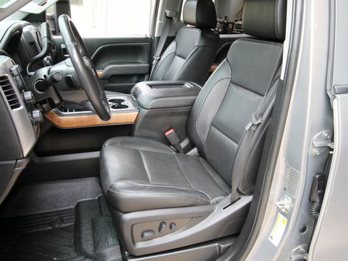 Used 2017 Chevrolet Silverado 3500 LTZ w/ Duramax Plus Package image 24