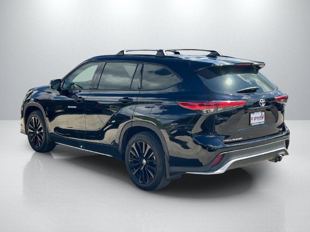 Used 2023 Toyota Highlander XSE FWD image 7