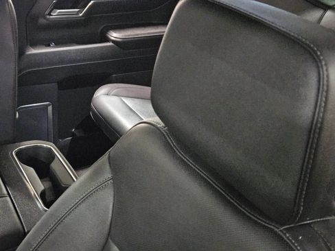 Used 2023 GMC Sierra 1500 SLT AWD/4WD image 27