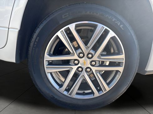 Certified 2023 Chevrolet Traverse High Country w/ LPO, Floor Liner Package AWD/4WD image 10