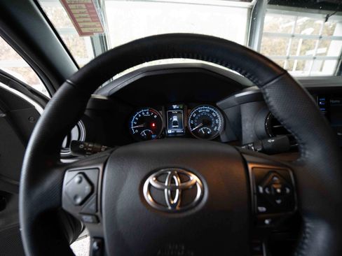 Certified 2023 Toyota Tacoma TRD Off-Road w/ TRD Premium Off Road Package image 15