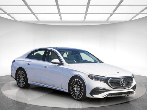Certified 2024 Mercedes-Benz E 350 4MATIC Sedan image 4