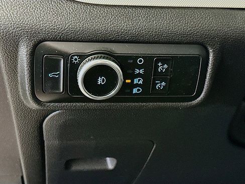 Used 2023 Ford Explorer XLT w/ Equipment Group 202A AWD/4WD image 10