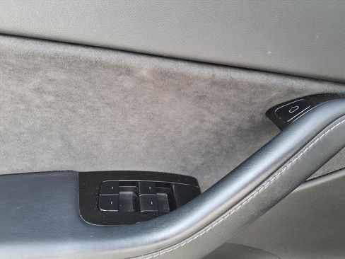 Used 2021 Tesla Model Y Long Range image 10