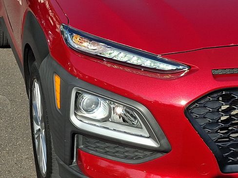 Used 2021 Hyundai Kona SEL AWD/4WD image 9