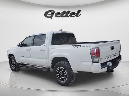 Used 2022 Toyota Tacoma TRD Sport w/ Technology Package image 3