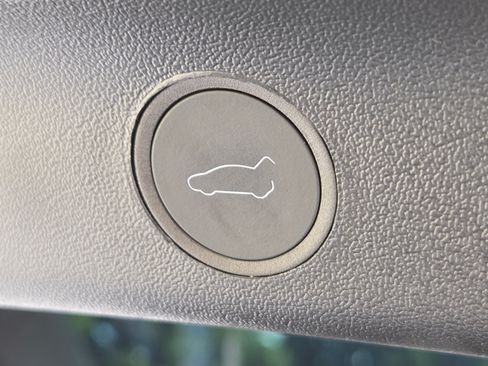 Used 2024 Tesla Model Y Long Range AWD/4WD image 26