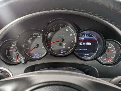 Used 2014 Porsche Cayenne Platinum Edition AWD/4WD image 23
