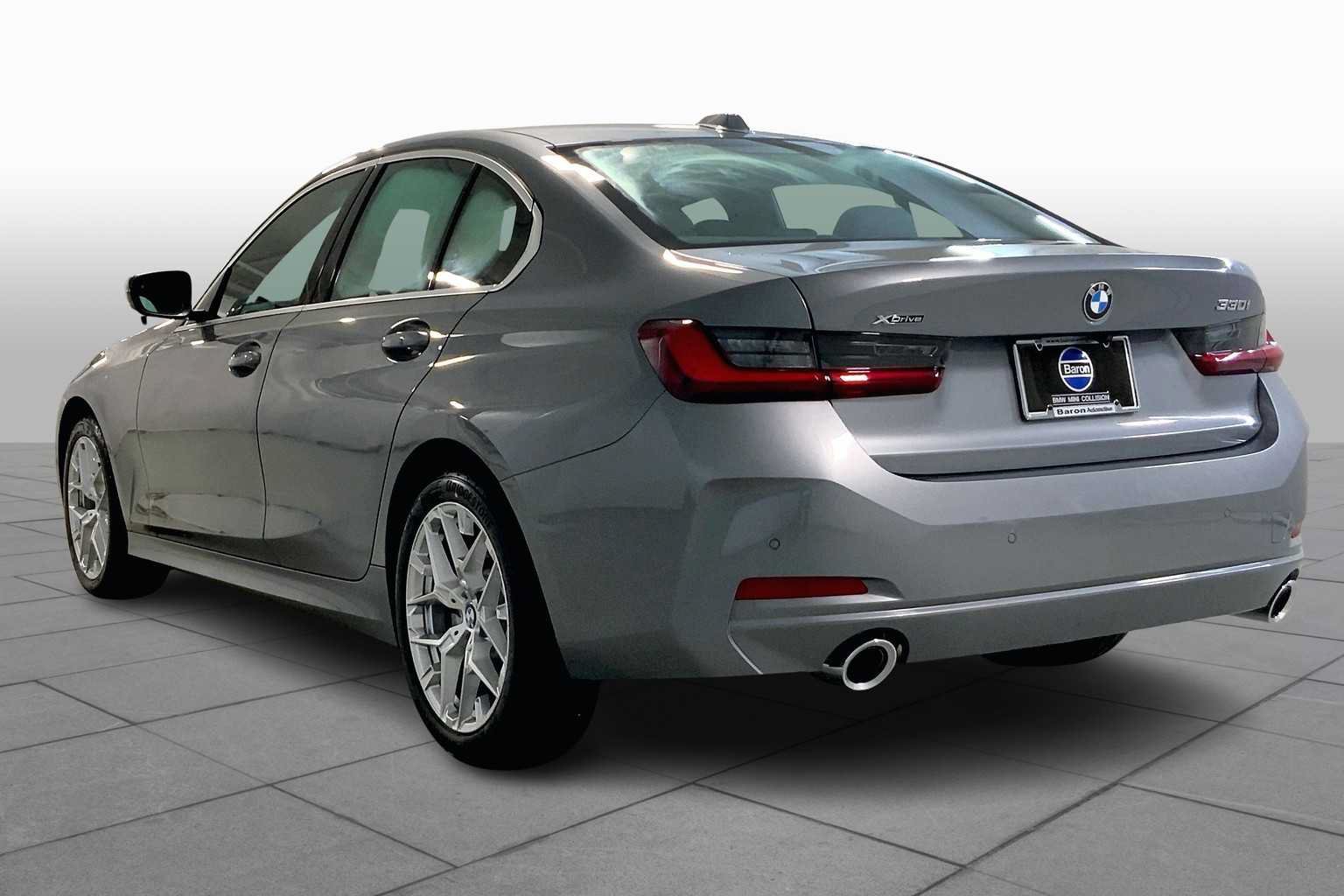 Used 2025 BMW 330i xDrive Sedan w/ Premium Package AWD/4WD image 12