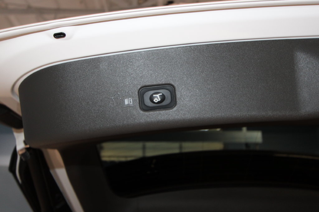 Used 2025 Lincoln Nautilus Reserve AWD/4WD image 45