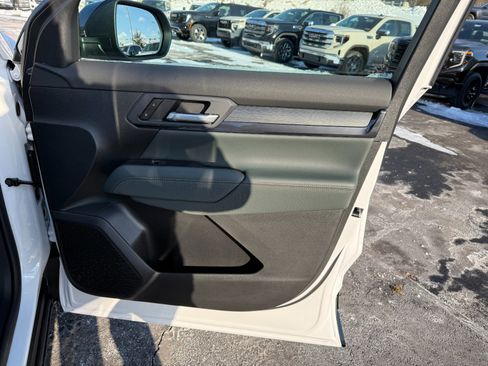 New 2026 GMC Terrain AT4 w/ Convenience Package III image 24